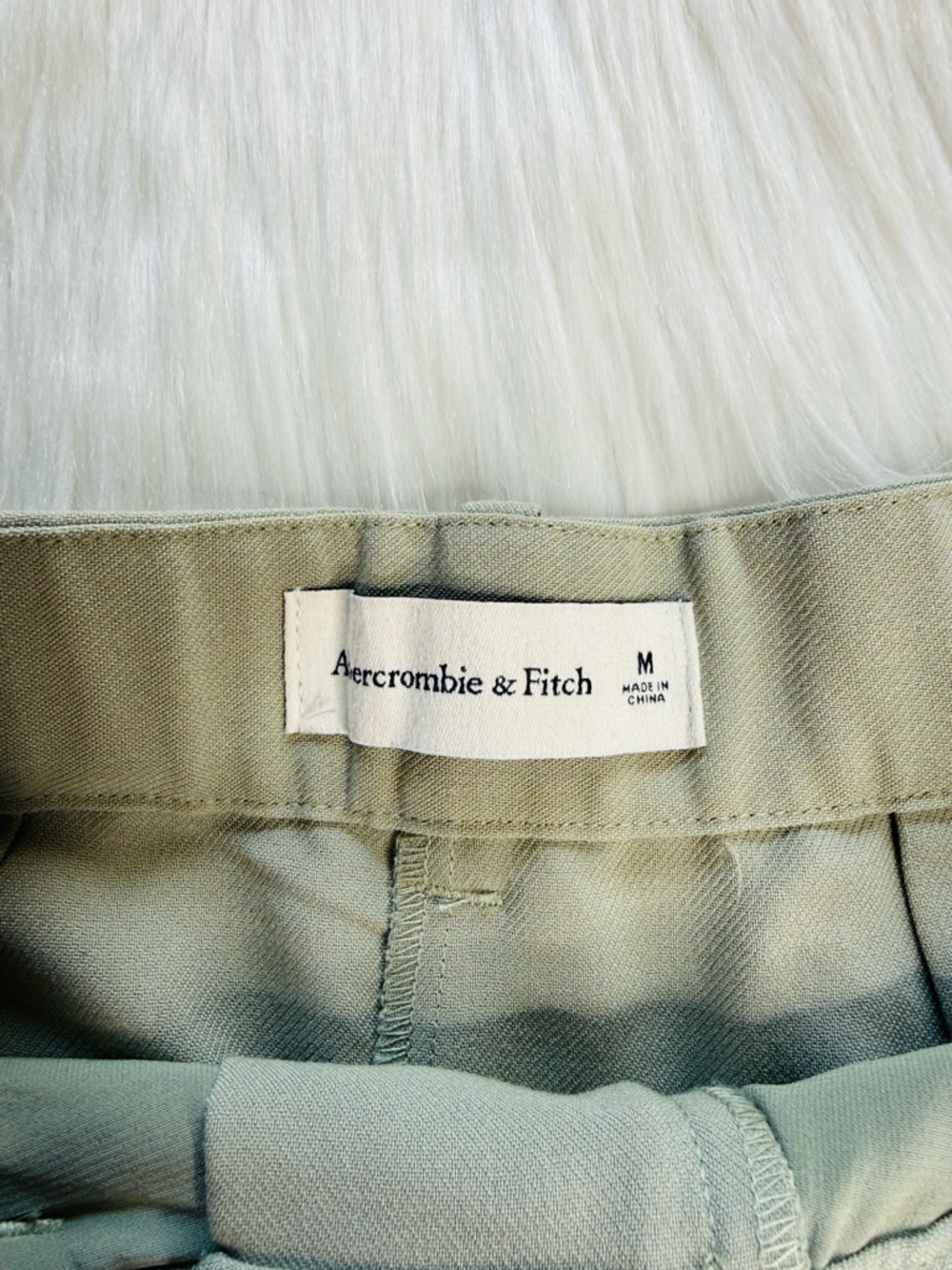 Abercrombie Moss Green Crepe Tailored Ultra High Waisted Shorts - Picture 3 of 4